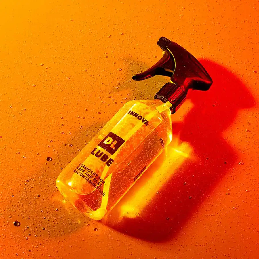 Innovacar DL LUBE lubrificante per claybar disco e spugne decontaminanti per efficienza e meno rischio graffi