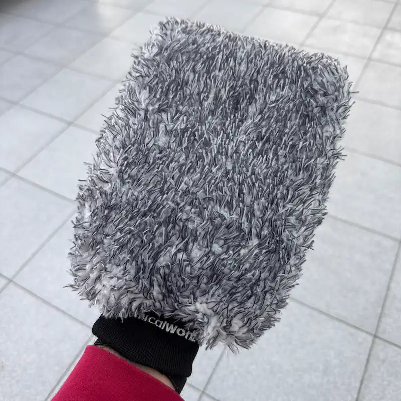 indossato guanto in viscosa